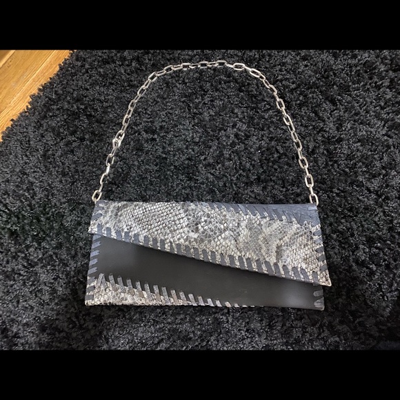 You must! Such a fun, stunning, multi use bag! - Picture 2 of 3